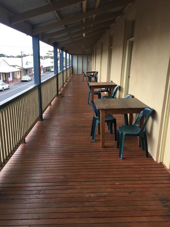 Crown Inn Hotel Kingston Se Esterno foto
